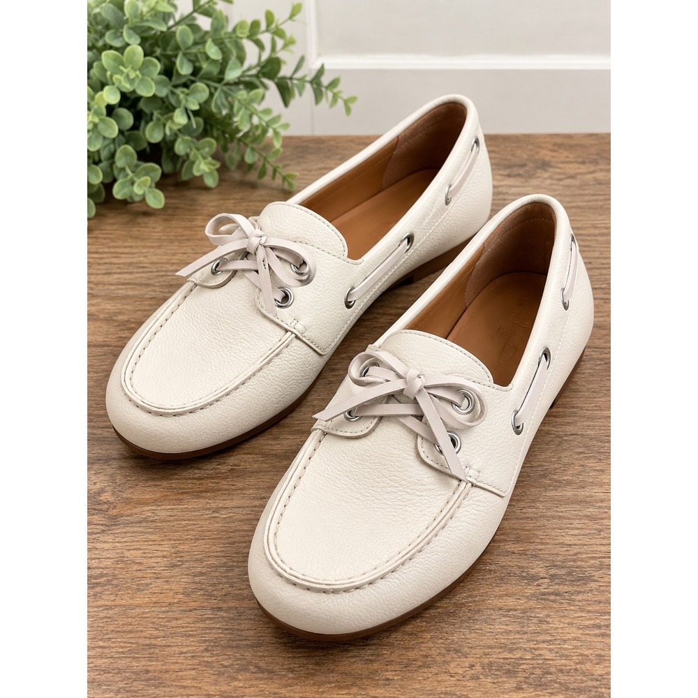 Universal Thread Cream Boat Shoes Faux Leather Moc Toe Flat Loafers Womens 9